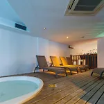 Resort Batihan & 4*