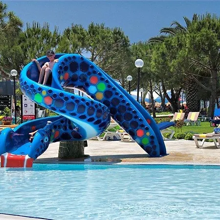 Batihan & Semesteranläggning (resort) Kusadası