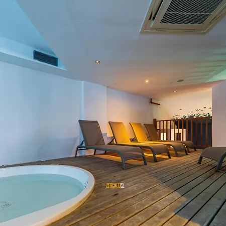 Resort Batihan & 4*