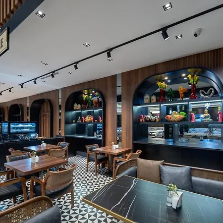 Batihan & 4* Kuşadası